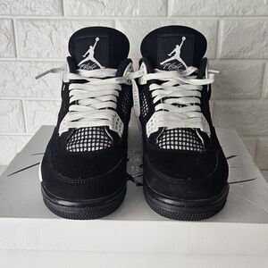 AIR JORDAN 4 Retro 'White Thunder' Size 10.5